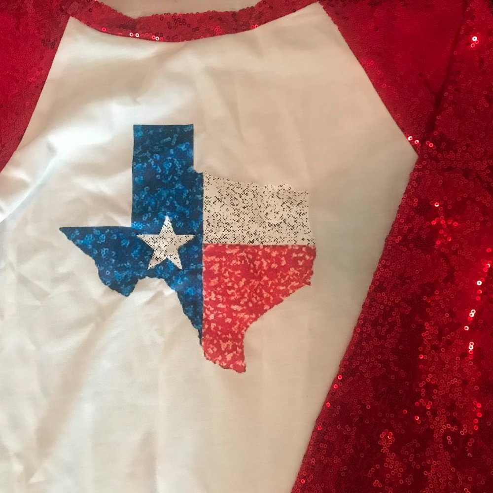 TEXAS Sequin accent T shirt   Size  Medium   NEW